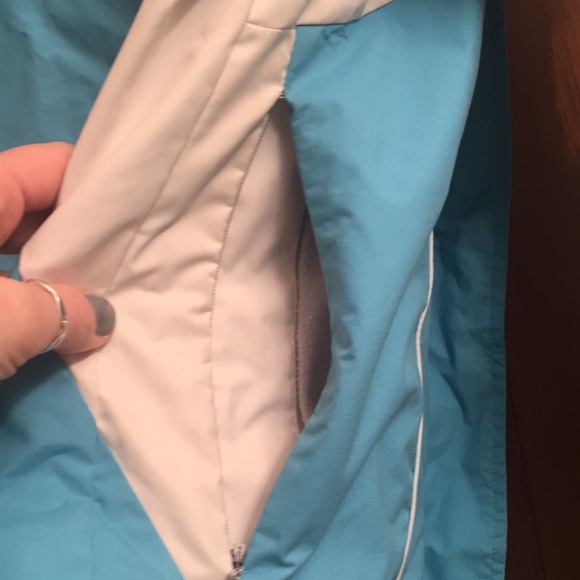 Girls Columbia winter jacket outer shell - Picture 7 of 13